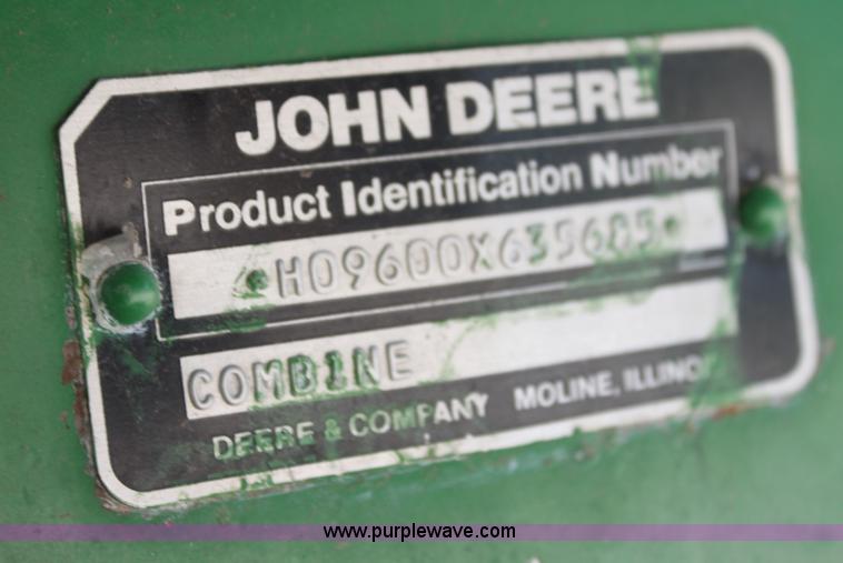 image for item H7493 1990 John Deere 9600 combine
