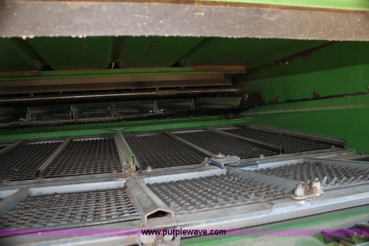 image for item H7493 1990 John Deere 9600 combine