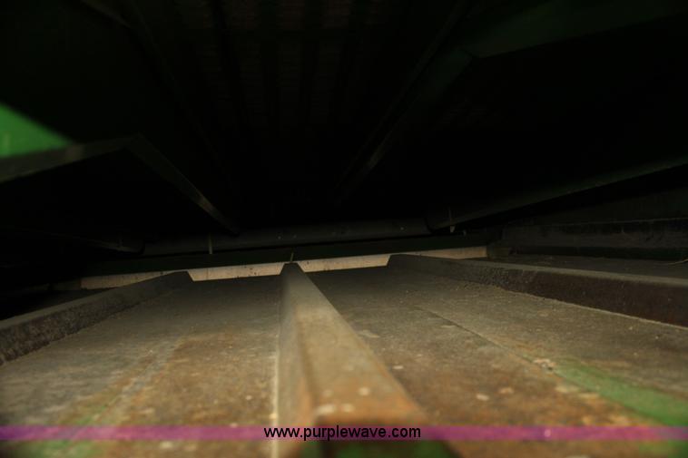 image for item H7493 1990 John Deere 9600 combine