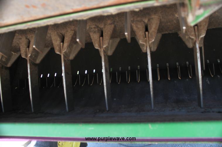 image for item H7493 1990 John Deere 9600 combine