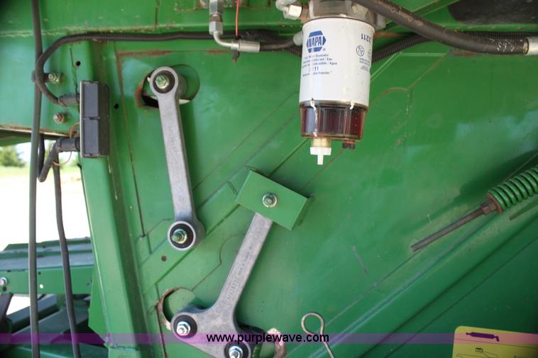 image for item H7493 1990 John Deere 9600 combine