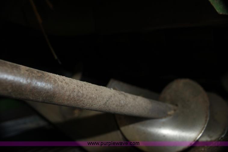 image for item H7493 1990 John Deere 9600 combine