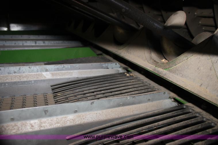 image for item H7493 1990 John Deere 9600 combine