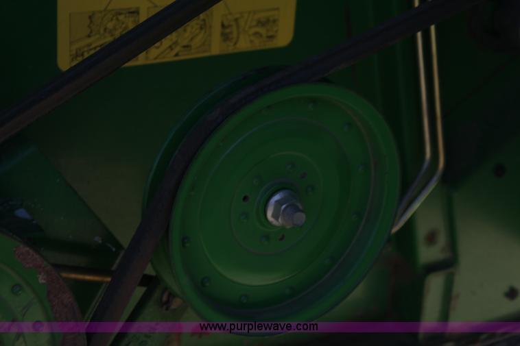 image for item H7493 1990 John Deere 9600 combine