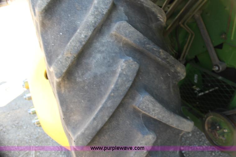 image for item H7493 1990 John Deere 9600 combine