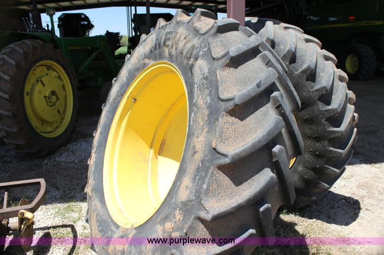 image for item H7493 1990 John Deere 9600 combine