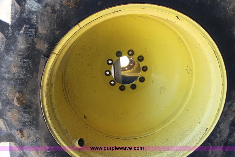 image for item H7493 1990 John Deere 9600 combine