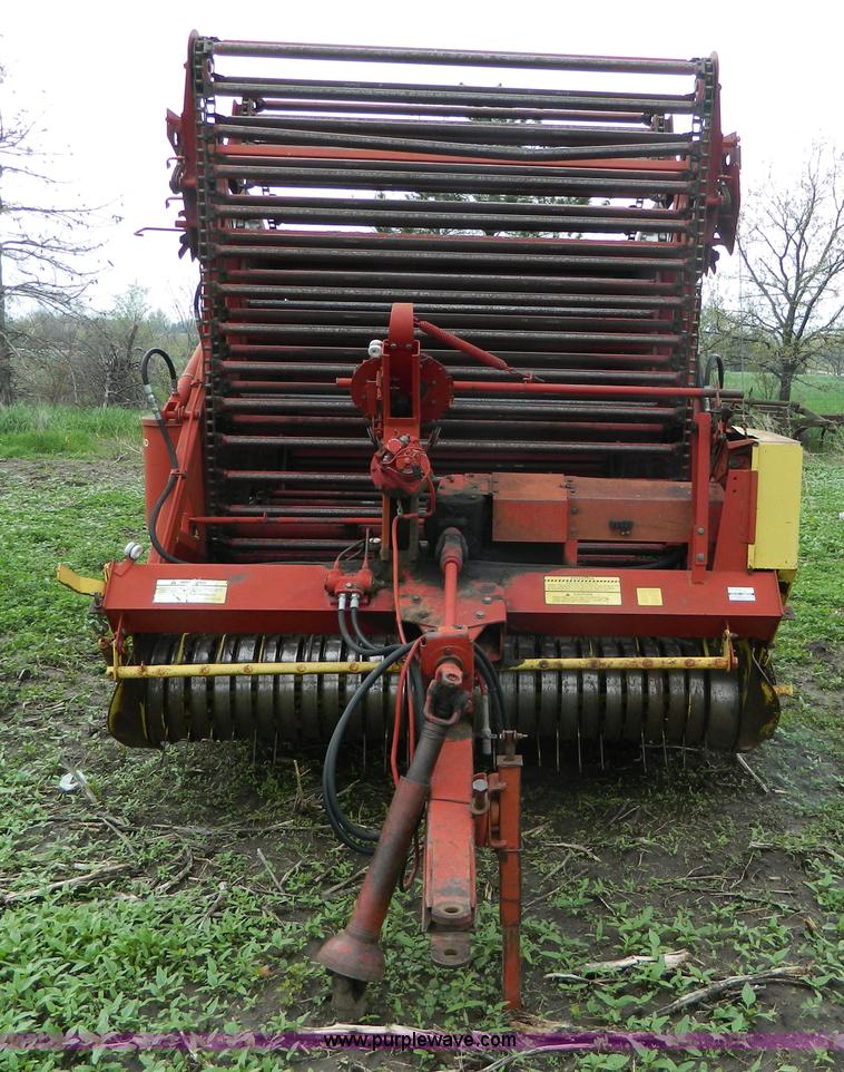 image for item W9012 New Holland 850 round baler