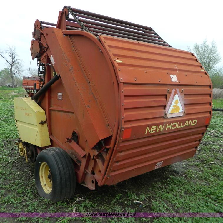 image for item W9012 New Holland 850 round baler