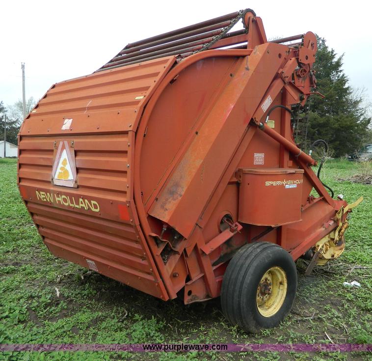 image for item W9012 New Holland 850 round baler