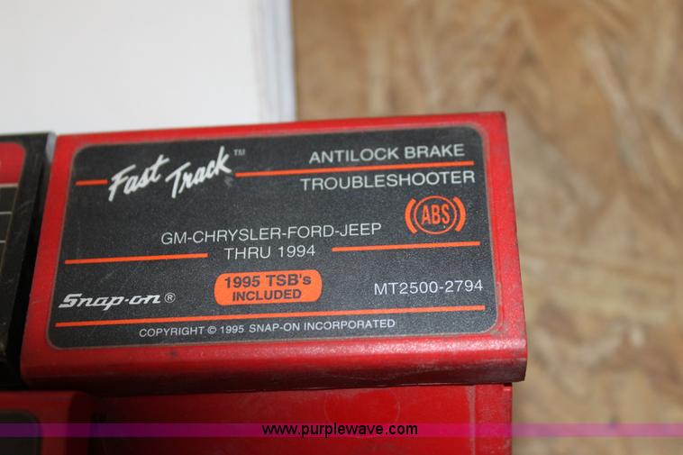 image for item AA9033 Snap-On MT2500 diagnostics scanner