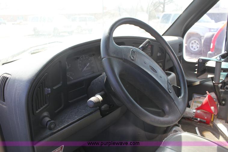 image for item AA9085 1995 Ford Econoline E350 bus