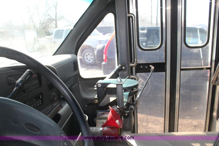 image for item AA9085 1995 Ford Econoline E350 bus