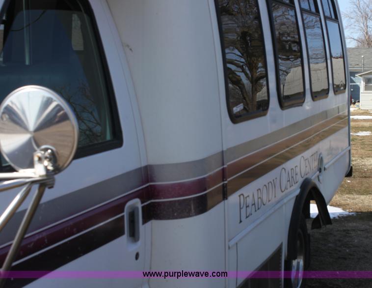 image for item AA9085 1995 Ford Econoline E350 bus