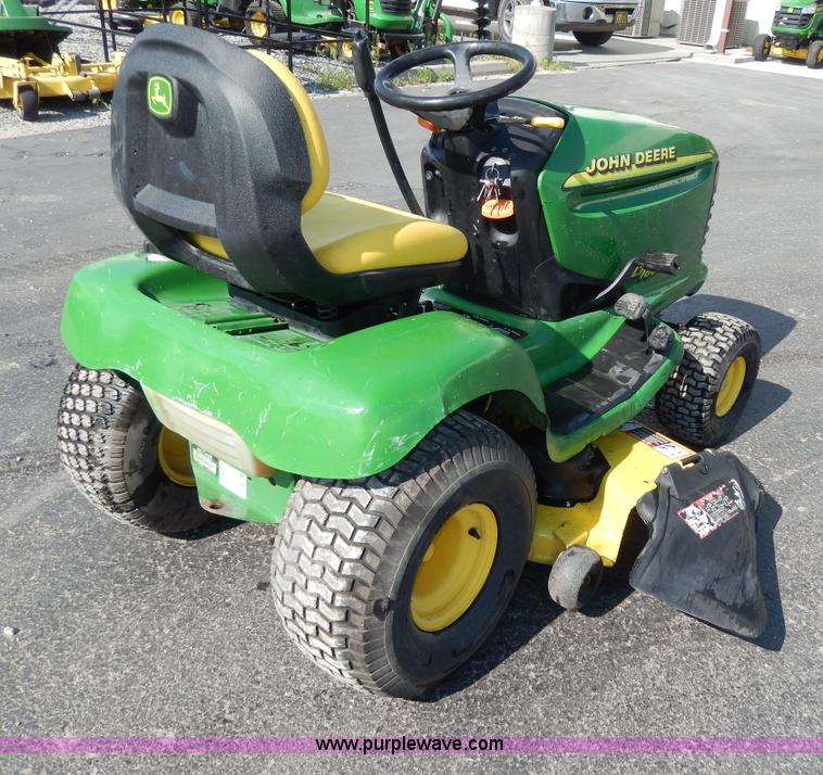 image for item AA9928 John Deere LT166 lawn mower