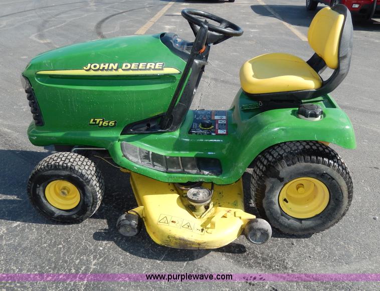 image for item AA9928 John Deere LT166 lawn mower