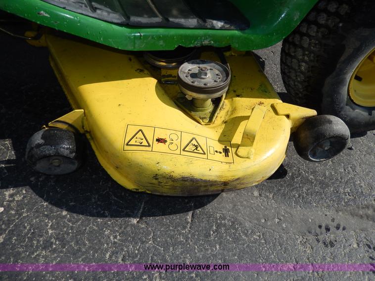 image for item AA9928 John Deere LT166 lawn mower