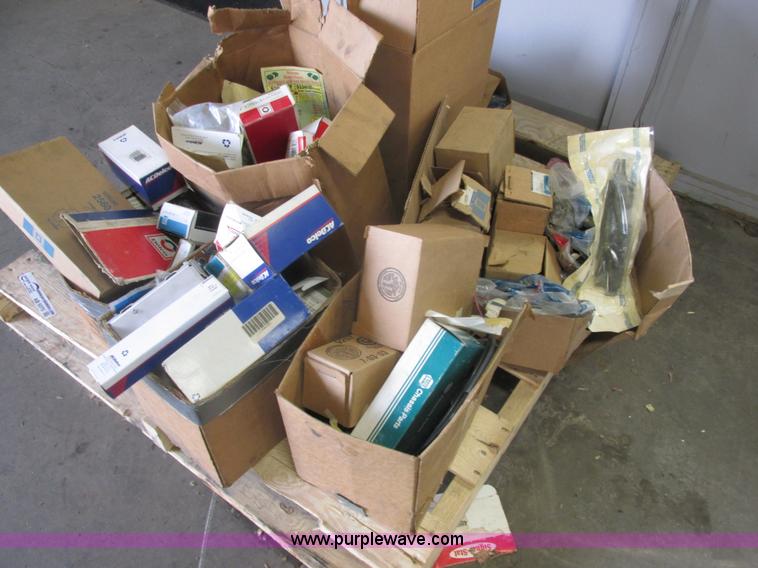 image for item AB9375 Assorted AC Delco parts