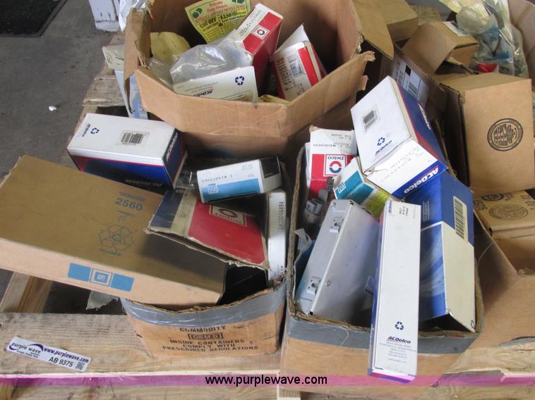 image for item AB9375 Assorted AC Delco parts