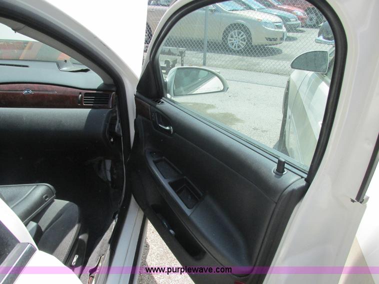 image for item AB9383 2006 Chevrolet Impala Police