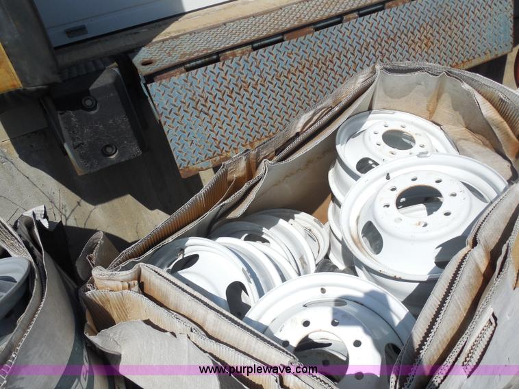 image for item AD9389 Approximately 50 steel wheels