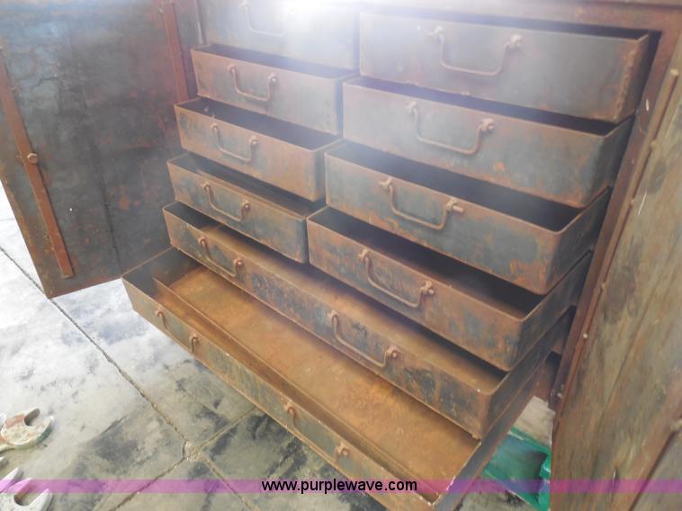 image for item AD9399 Metal toolbox