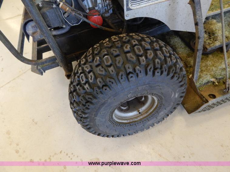 image for item AE9891 Dixie Chopper XXW4000 Quad Loop ZTR mower