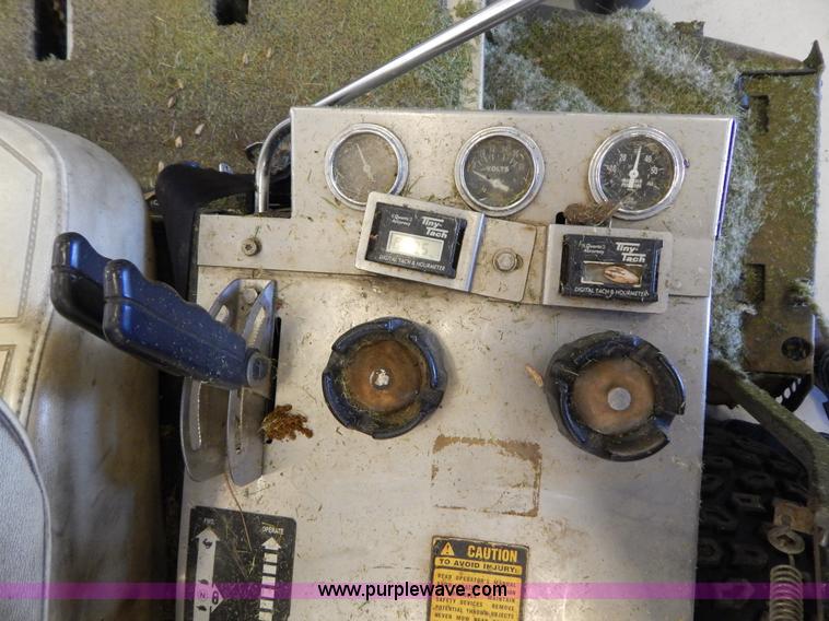 image for item AE9891 Dixie Chopper XXW4000 Quad Loop ZTR mower