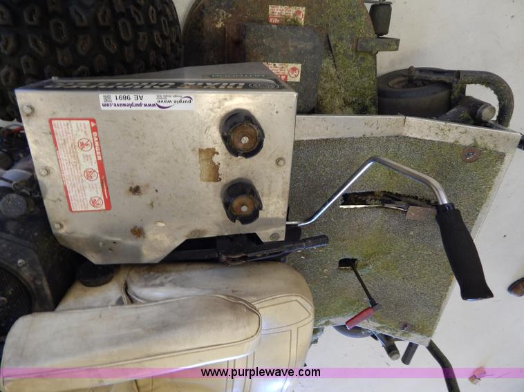 image for item AE9891 Dixie Chopper XXW4000 Quad Loop ZTR mower