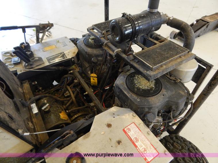 image for item AE9891 Dixie Chopper XXW4000 Quad Loop ZTR mower