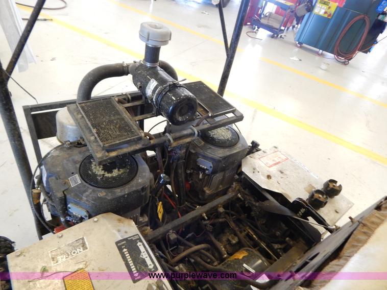 image for item AE9891 Dixie Chopper XXW4000 Quad Loop ZTR mower