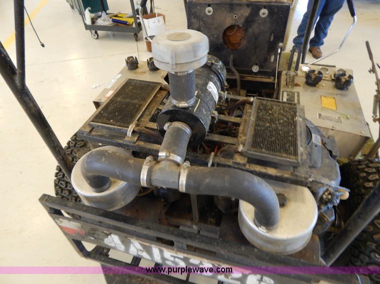 image for item AE9891 Dixie Chopper XXW4000 Quad Loop ZTR mower