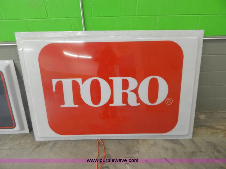 image for item AE9968 Toro sign