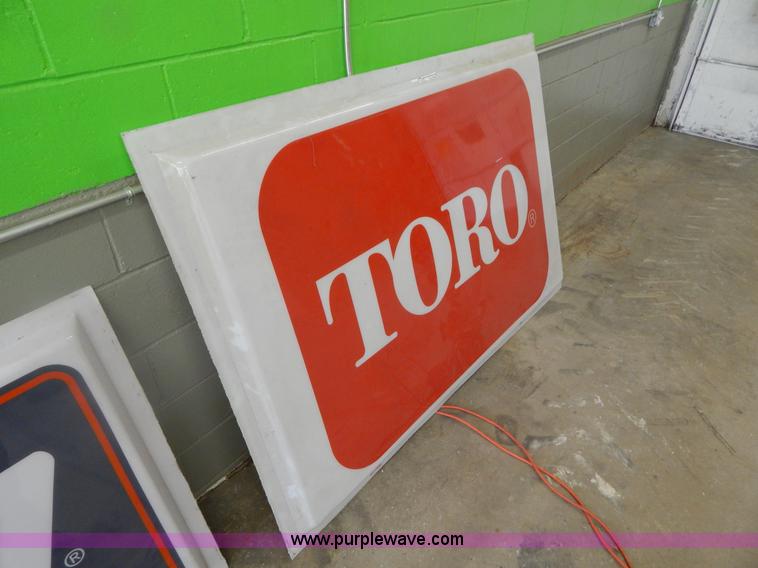 image for item AE9968 Toro sign