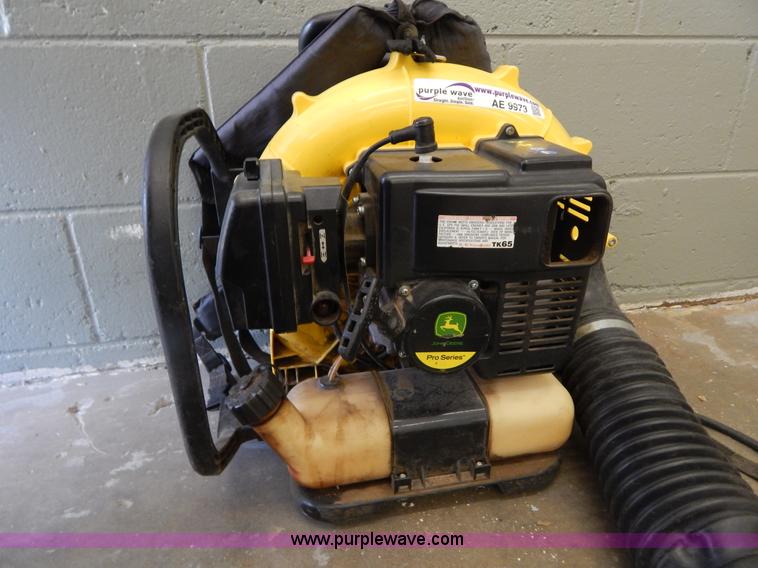 image for item AE9973 John Deere Pro Series TK65 leaf blower