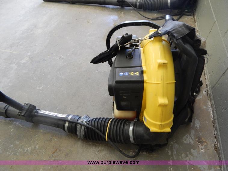 image for item AE9974 John Deere Pro Series TK65 leaf blower