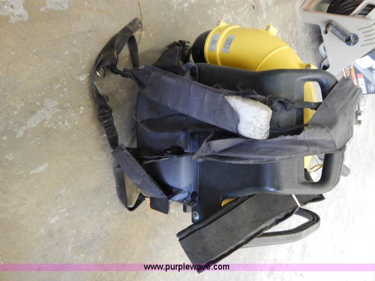 image for item AE9974 John Deere Pro Series TK65 leaf blower