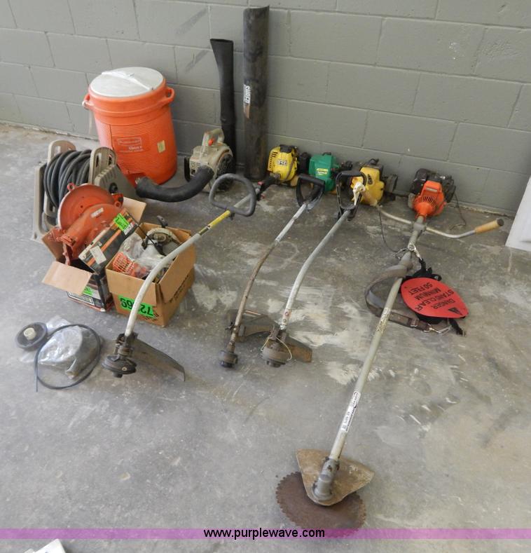 image for item AE9975 (4) string trimmers