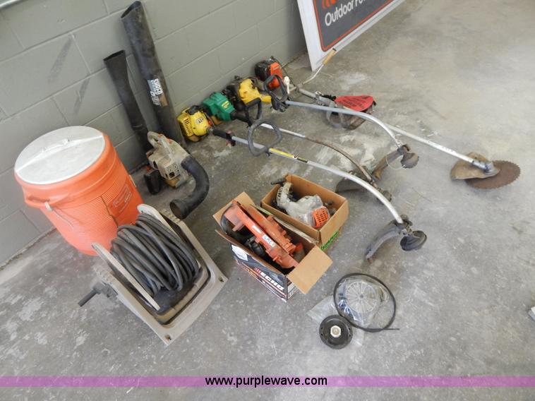 image for item AE9975 (4) string trimmers