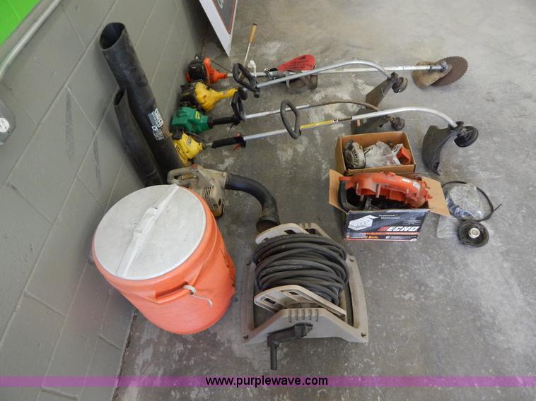 image for item AE9975 (4) string trimmers