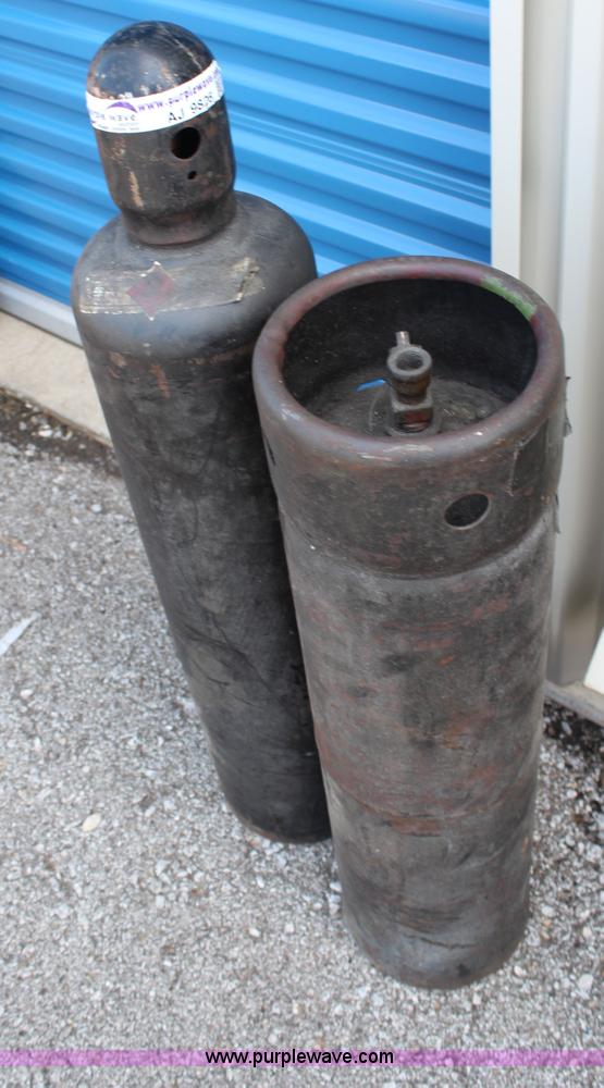 image for item AJ9826 (2) acetylene bottles