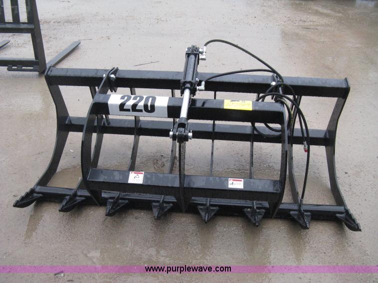 image for item C1095 Versatech single cylinder grapple attachment