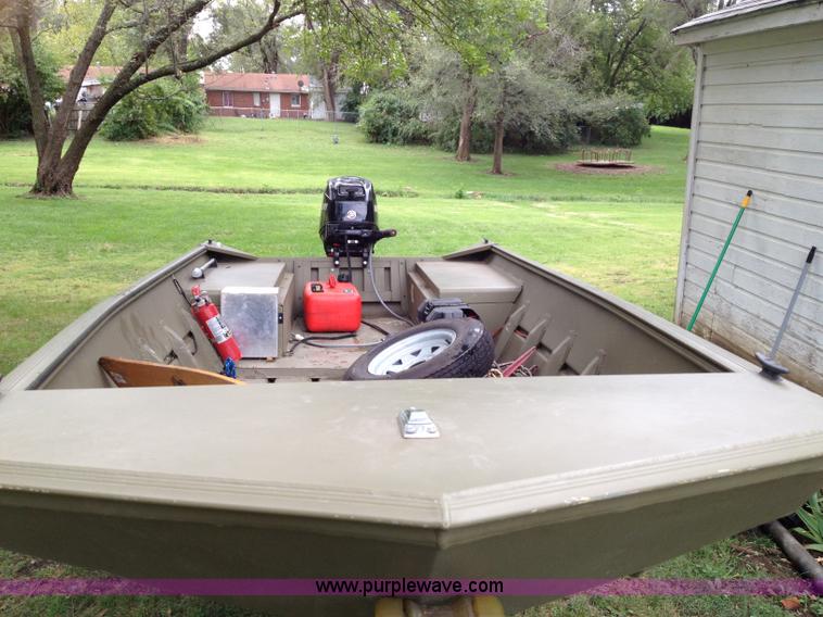 image for item C1099 2007 Lowe R1448M roughneck boat