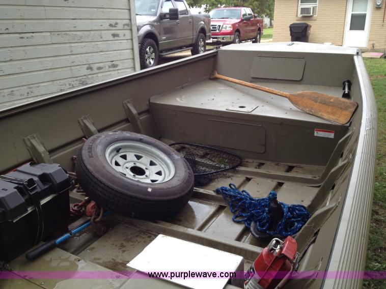 image for item C1099 2007 Lowe R1448M roughneck boat