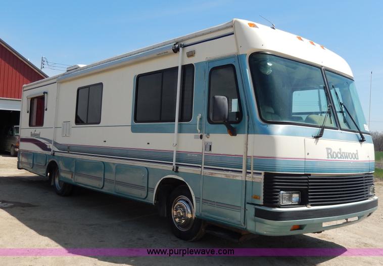 image for item D8066 1993 Rockwood Embassy Series A6322 recreational vehicle