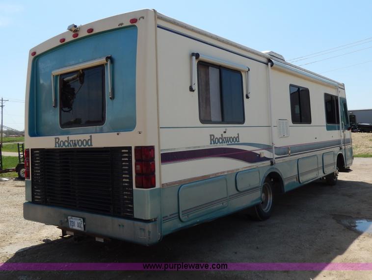 image for item D8066 1993 Rockwood Embassy Series A6322 recreational vehicle