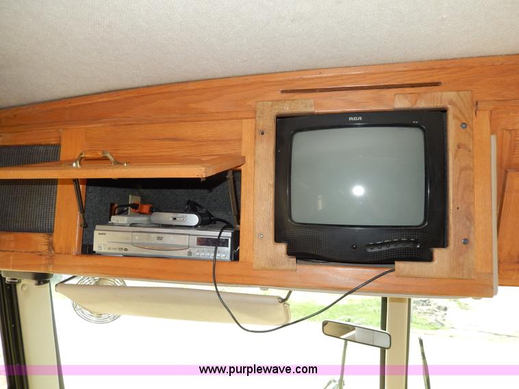 image for item D8066 1993 Rockwood Embassy Series A6322 recreational vehicle