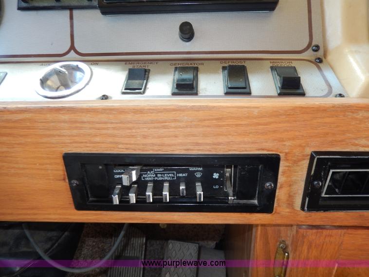 image for item D8066 1993 Rockwood Embassy Series A6322 recreational vehicle