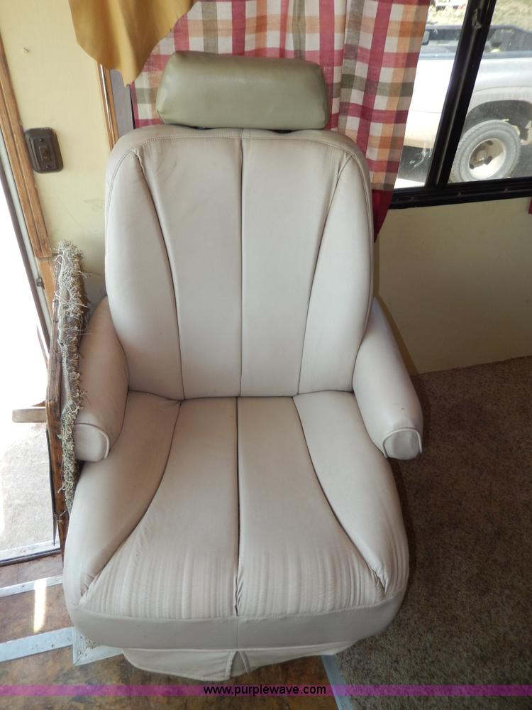 image for item D8066 1993 Rockwood Embassy Series A6322 recreational vehicle