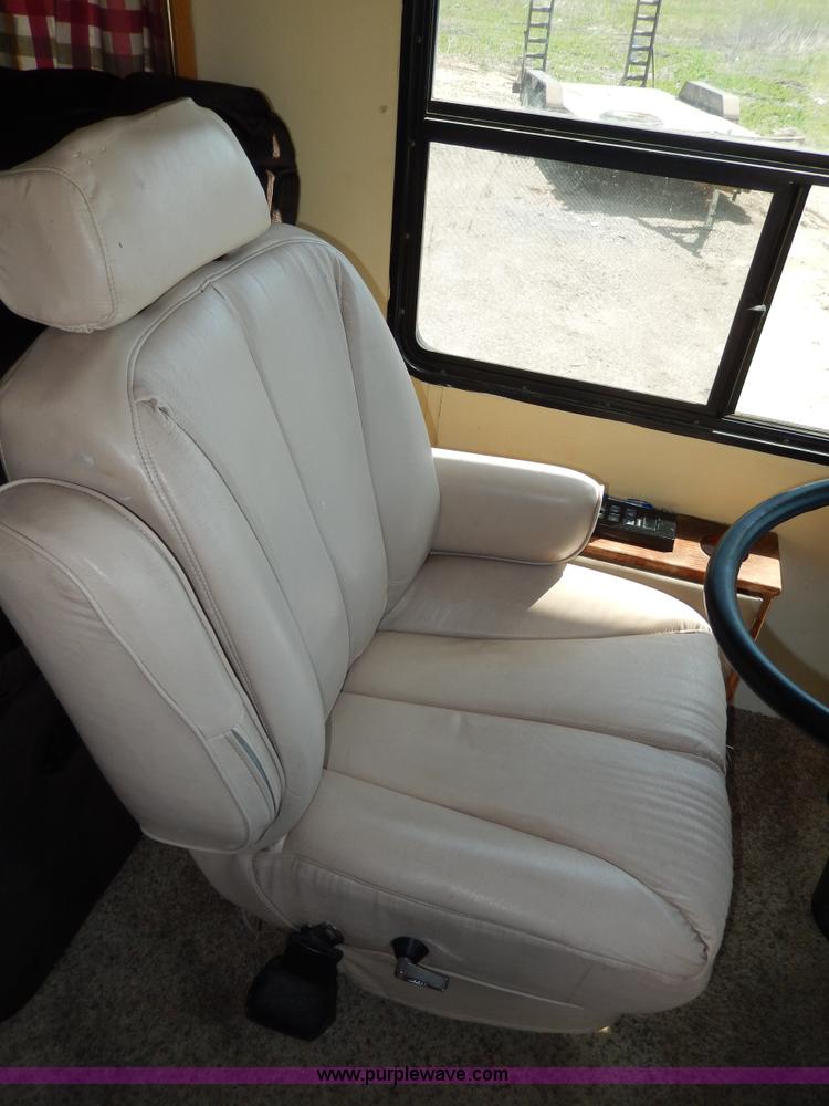 image for item D8066 1993 Rockwood Embassy Series A6322 recreational vehicle